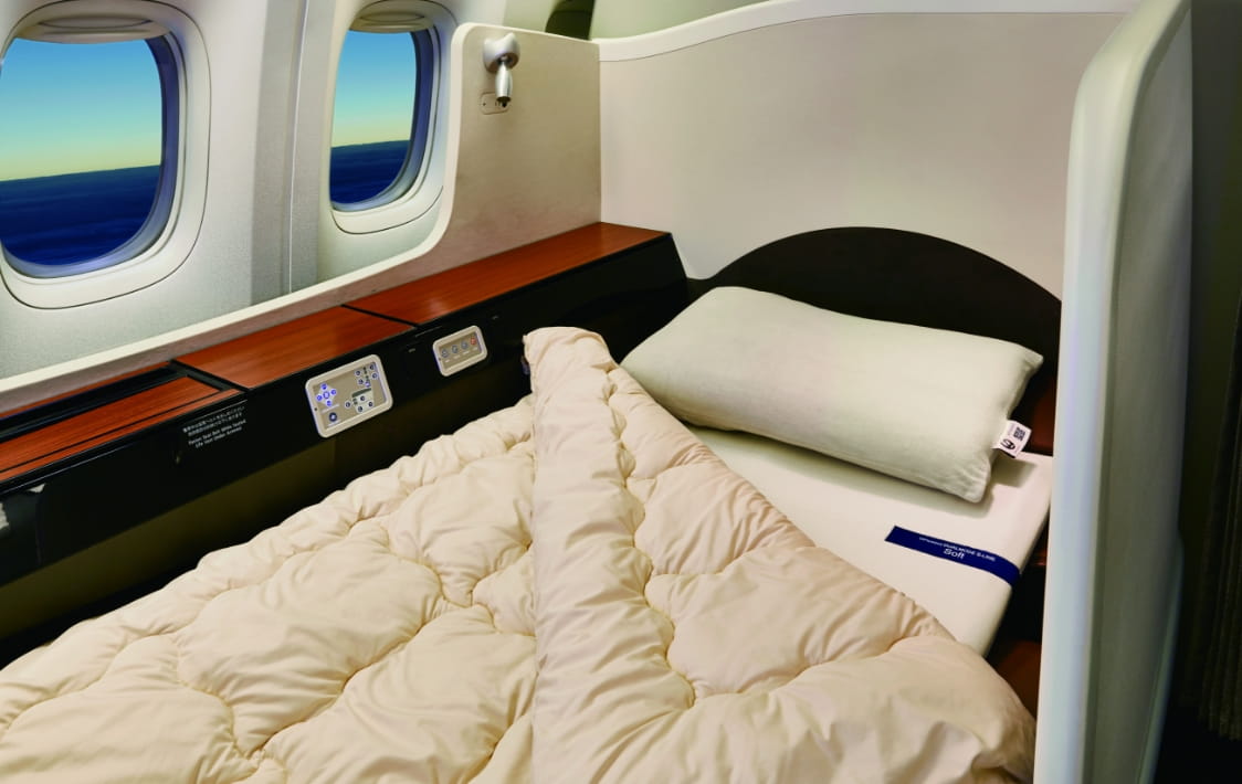 JAL国際線ファーストクラス・ビジネスクラスの寝具
