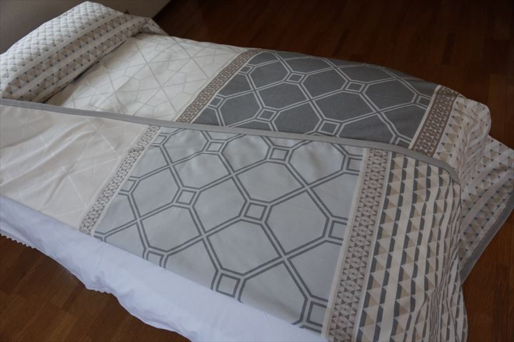 ベッドスプレッド カレン グレー ダブル 200×270cm 1.7kg スペイン製 日本仕様 ジャガード織 280ｃｍ超広幅デザイン生地 ベッドカバー