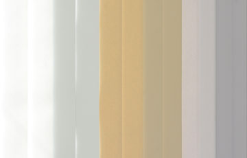 バーチカルブラインドのルーバーに光が差し込んだ時の各色の色味 | verticalblind.jp