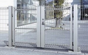 ユメッシュHR型門扉 上下半丸形状のシンプルなデザインです。HR型フェンスとのコーディネートが可能な門扉です。