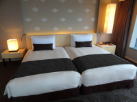 ベッドと分離型のベッドイメージ画像