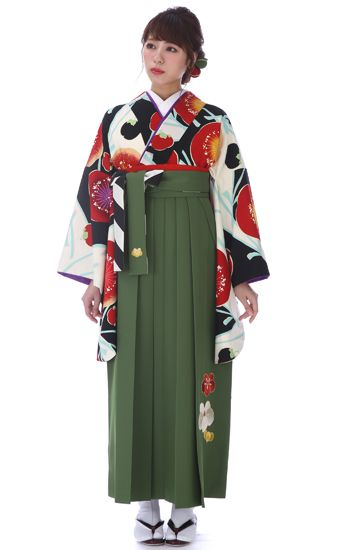 モデルが着用している卒業式着物袴の商品写真