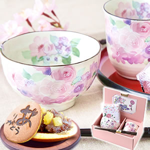 
敬老の日　2023　茶碗（花ピンク） 和菓子どら焼き お菓子付きセット
