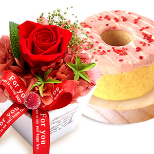 
母の日プレゼント　薔薇プリザーブド赤とお菓子【ストロベリー】

