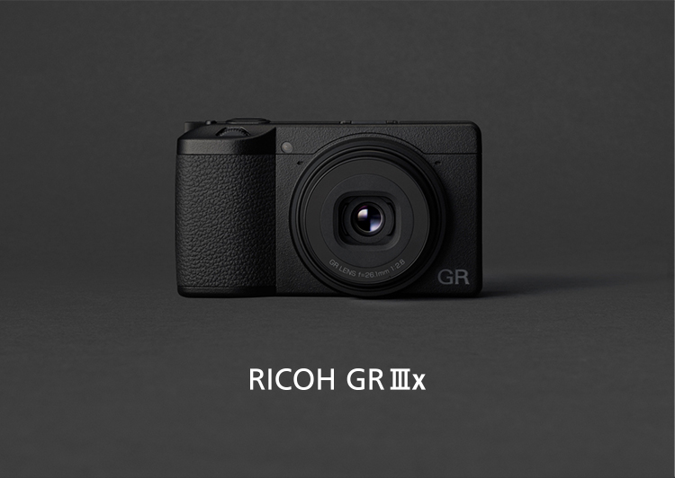 RICOH GR IIIx デジタルカメラ 焦点距離 40mm / APS-Cサイズ大型CMOSセンサー搭載 / 約0.8秒 高速起動 / 高速AF  GR3X RICOH GRストア - 通販 - PayPayモール