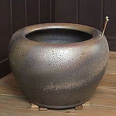 砂釉金彩火鉢