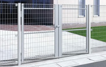 ユメッシュZ型門扉 出入り部をしっかりガード、Z型フェンスとのコーディネートが可能です。